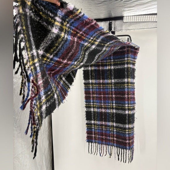 Urban Outfitters Women’s Fuzzy Purple Plaid Winter Layering Polyester Scarf - Picture 6 of 12